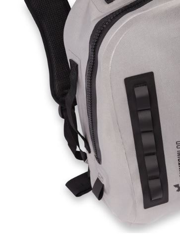 Mountain Lab Bull trout bag zipper